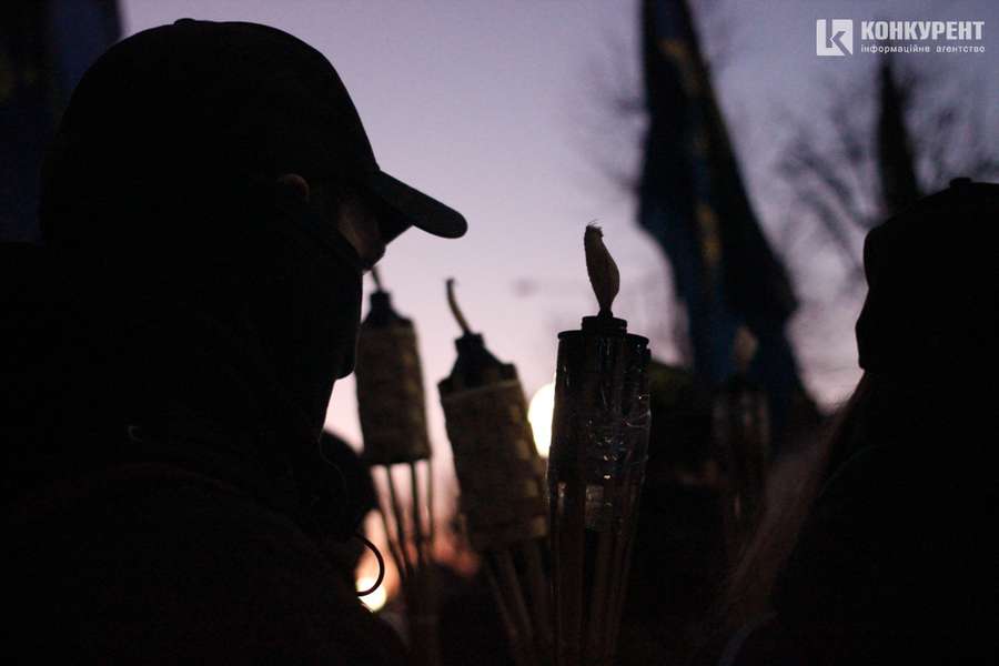 Смолоскипи та прапори: Луцьком гучно пройшовся марш націоналістів (фото, відео)