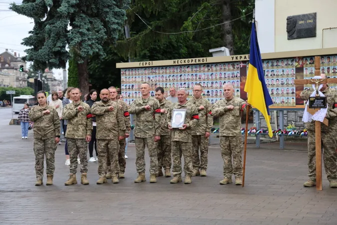 У Луцьку в останню дорогу провели Героя Валерія Васейчука (фото)