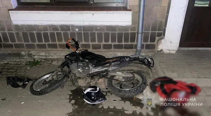 Смертельна аварія: внаслідок нічної ДТП у Рожищі загинув мотоцикліст (фото)