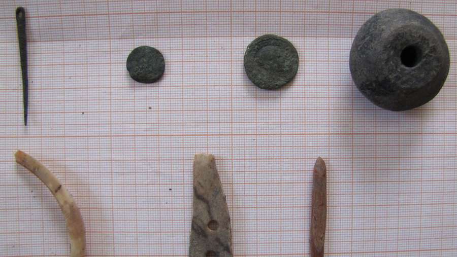На березі Хрінницького водосховища волинські археологи віднайшли кераміку бронзового віку (фото)