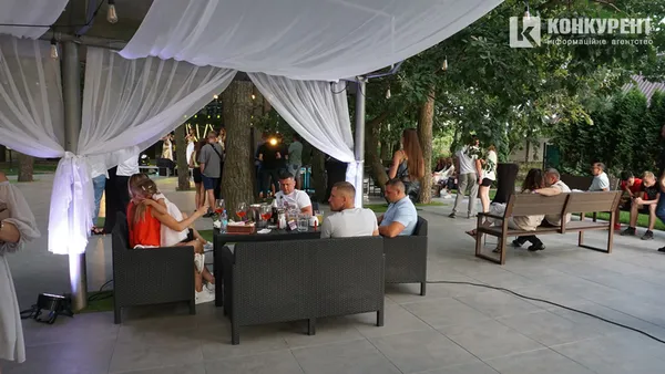 Дискотека, жарти та подарунки: у Луцьку відсвяткували Makis Fest*