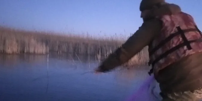 З Шацьких озер витягнули кілометр браконьєрських сіток (фото)