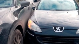 Невдалий обгін: у Ковелі «потерлися» Peugeot і Mazda (фото)