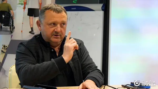 «Туалетна схема» чи бізнес-провал: хто стоїть за недобудованою халупою у Луцьку (фото)