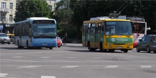 У Луцьку – скандал через водія автобуса, який «виставив» дітей загиблого героя (відео)