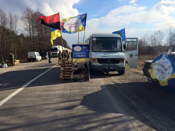Волинські активісти заблокували вже 24 російські фури