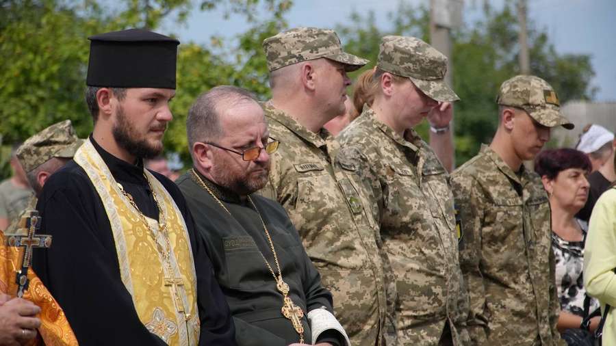 Поблизу Бородянки відкрили меморіал воїнам з 14 ОМБр, які загинули на Київщині в березні 2022 року (фото)