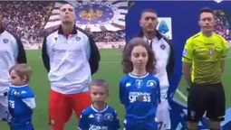 Маленька лучанка вийшла на поле перед футбольним матчем італійської Серії А (відео)