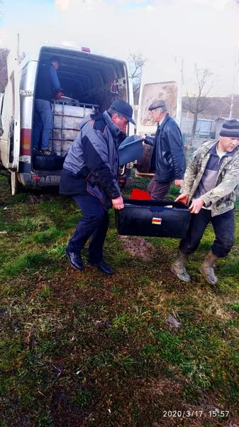 У Хрінницьке водосховище вселили майже тонну риби