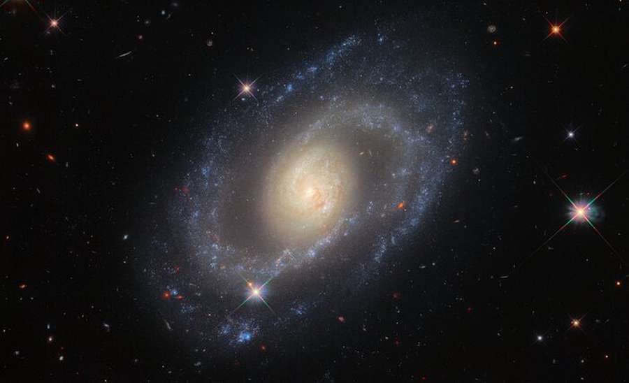 Телескоп Hubble показав спіральну галактику, схожу на Чумацький Шлях (фото)