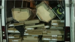 Через "Устилуг" намагалися ввезти понад тонну розібраних меблів (фото)