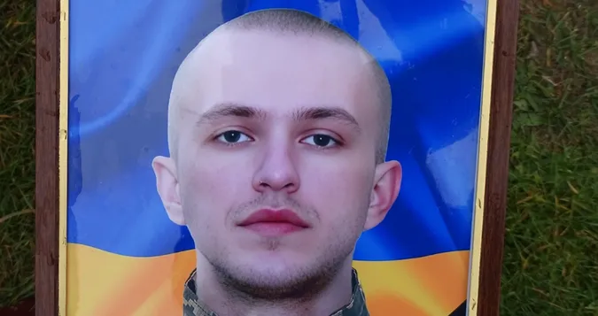 На Волині попрощалися із померлим воїном Денисом Гаврилюком (фото)