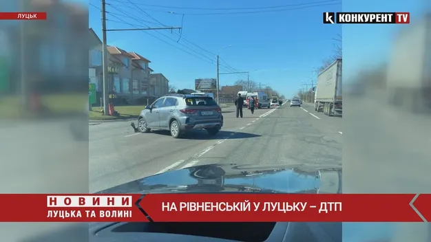 Під Луцьком легковик протаранив «швидку» (відео)