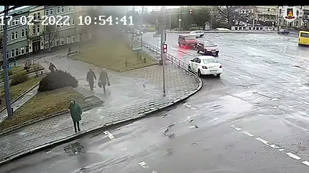 Виїхав на «зустрічку»: у Луцьку водій таксі Uklon порушив ПДР (відео)