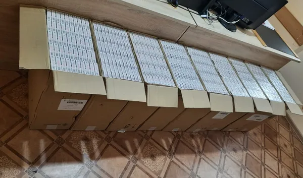 На Волині пачкарі через місток носили сигарети (фото)