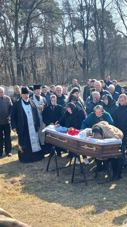 Загинув на Харківщині: на Волині попрощалися з воїном Анатолієм Бараносем (фото)