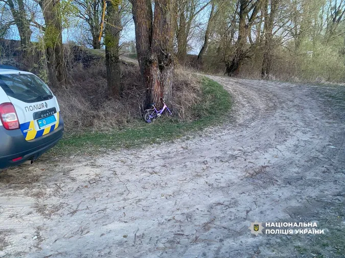 Трагедія на Рівненщині: тіло 3-річного хлопчика знайшли у водоймі, розшукують його братика (фото)