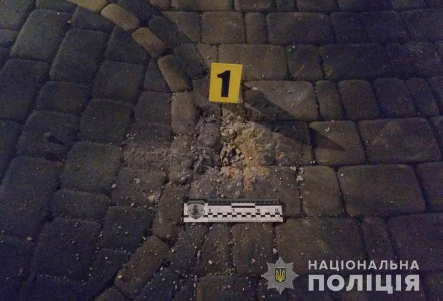 На подвір’я волинського депутата кинули гранату, – поліція розповіла деталі (фото)