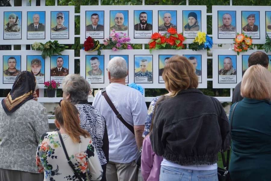 Герої не вмирають: у Володимирі відкрили нову дошку пам'яті (фото)