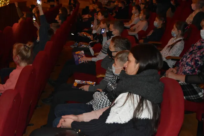 У Луцьку влаштували новорічне свято для дітей пільгових категорій (фото)