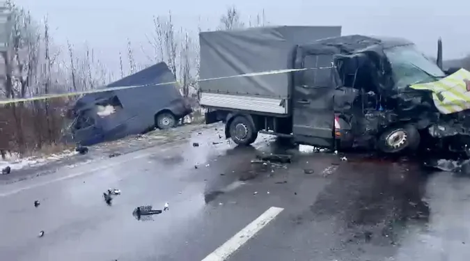 Жахлива ДТП у Луцькому районі: загинули троє людей, ще двоє – у лікарні (фото, відео)