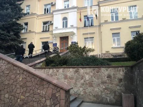 Біля Луцькради чоловік хотів себе спалити (фото, оновлено)