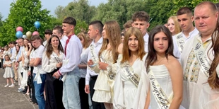 У Володимирських закладах освіти пролунав останній дзвоник (фото)