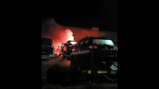 Біля Луцька горів вантажний автомобіль (відео)