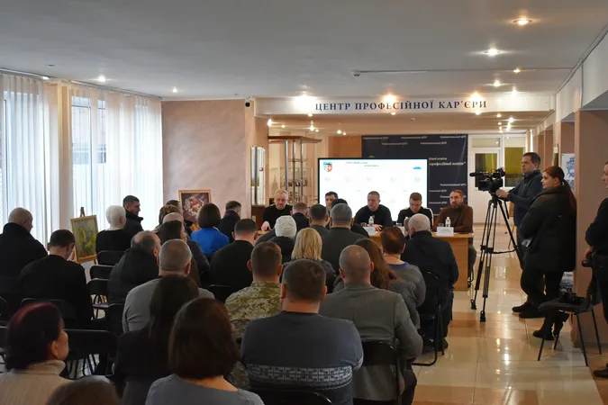 Начальник Волинської ОВА Іван Рудницький відвідав громаду на Володимирщині: що турбує людей (фото)