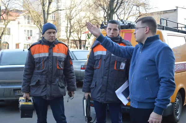 Чому він червоніє, або Яка якість газу у Луцьку (фото,  відео, експеримент)
