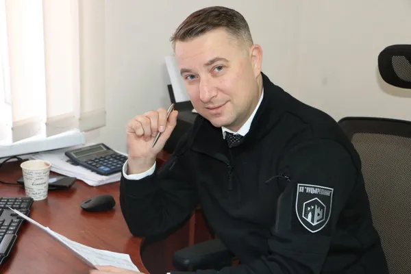 Повідомили деталі падіння білборда у Луцьку (фото, відео)