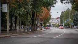 Гамірно і людно: осінь в центрі Луцька (фото)