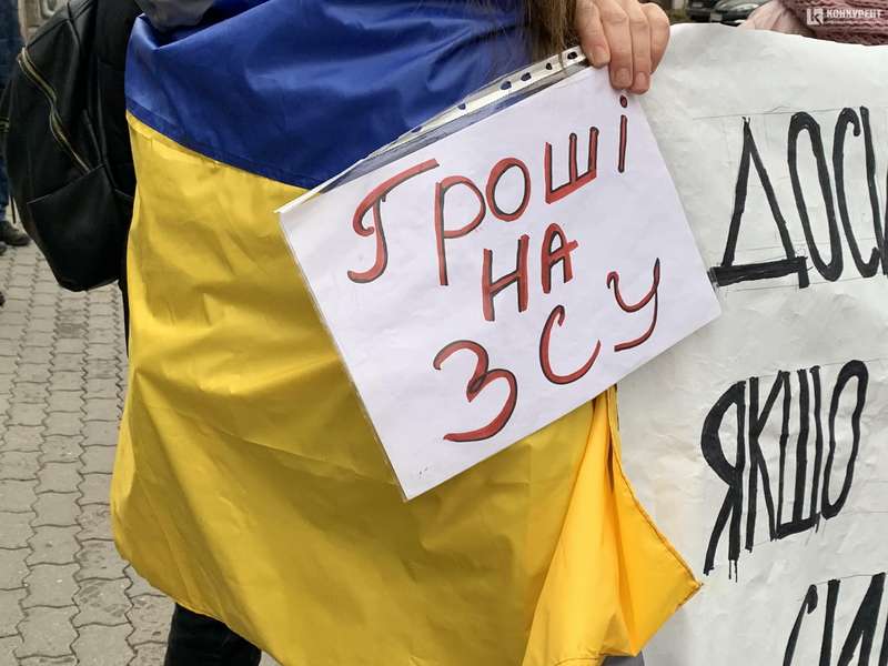 У Луцьку – мітинг під мерією: чого хочуть активісти цього разу (фото)