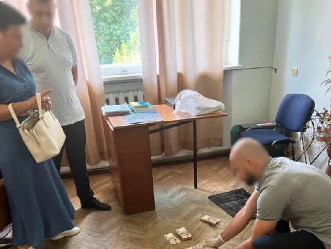 На Одещині керівник митного посту вимагав хабарі за експорт зерна (фото)