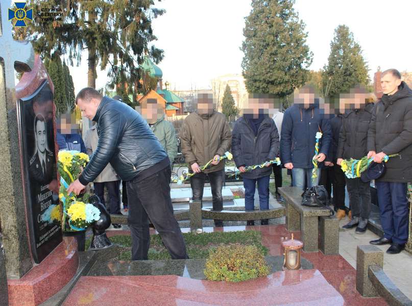 У Луцьку СБУ вшанувала пам’ять загиблого капітана Віктора Мандзика (фото)