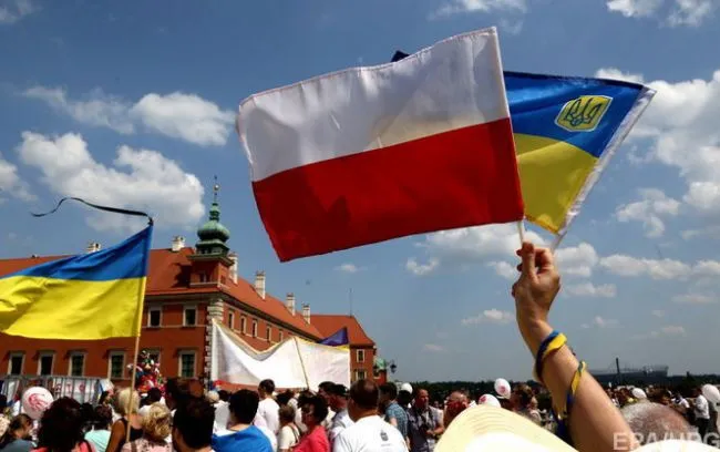 Скільки заробляють українці в Польщі