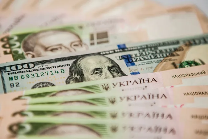 У Нацбанку пояснили, чому падає долар