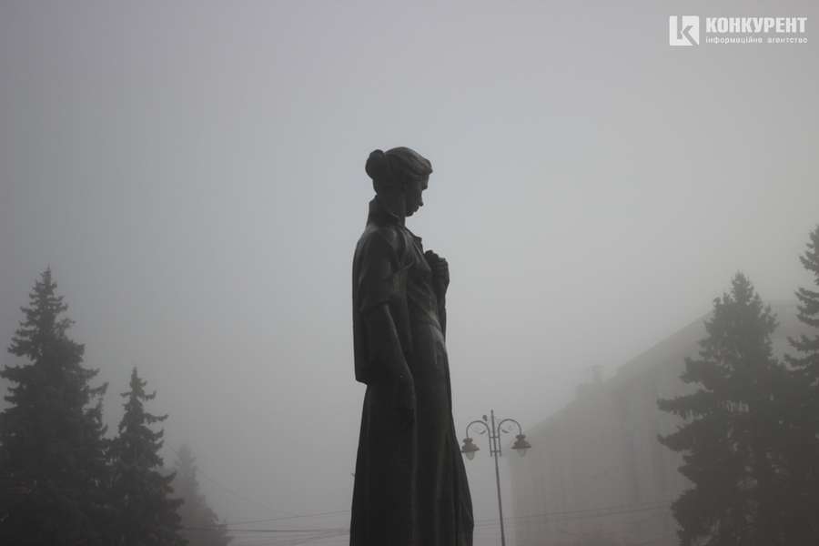 Туманний ранок у Луцьку: 30+ атмосферних фото