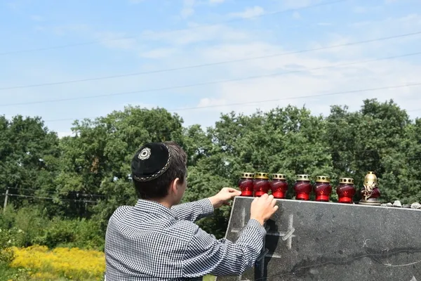 У Луцьку вшанували пам'ять жертв єврейського Голокосту (фото)