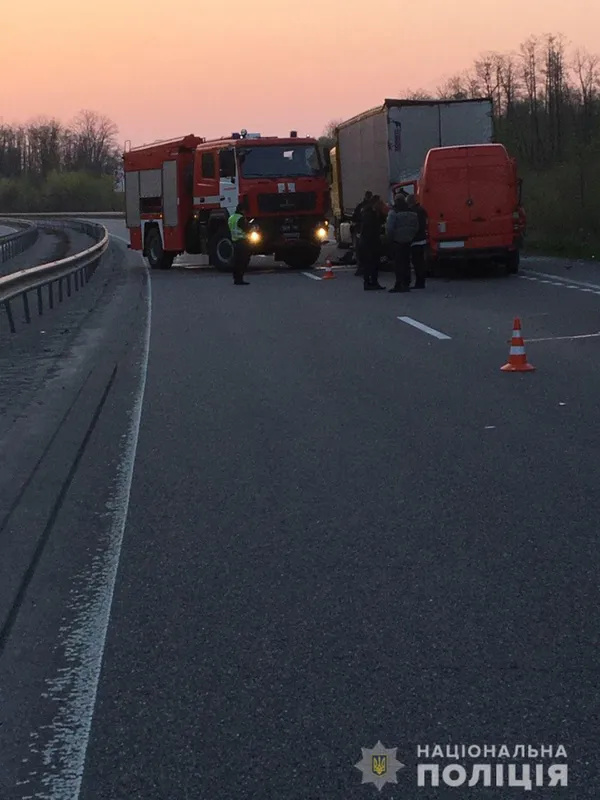 У подвійній аварії на Житомирщині загинув поліцейський з Волині (фото)