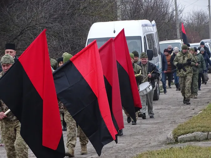 На Волині попрощалися із померлим воїном Денисом Гаврилюком (фото)