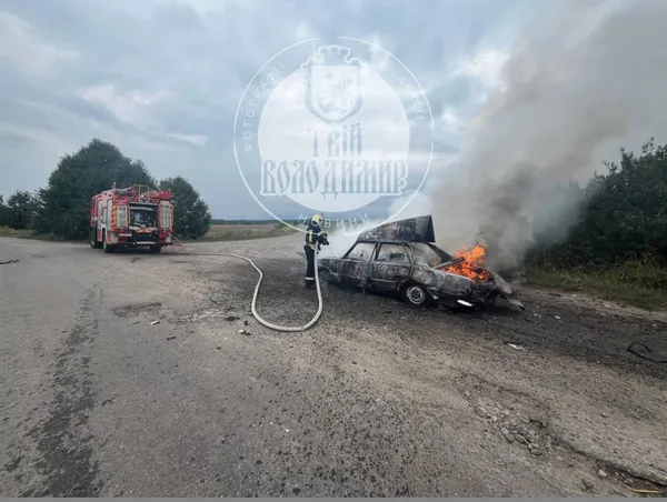 У Володимирі вщент згоріло авто (фото)