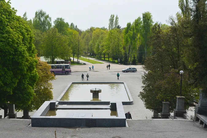 У центральному парку Луцька працює поліція: що сталося