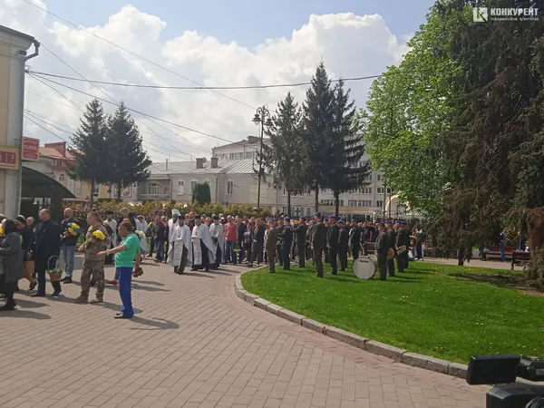 У Луцьку попрощалися з Героєм Юрієм Крюковим (фото, відео)