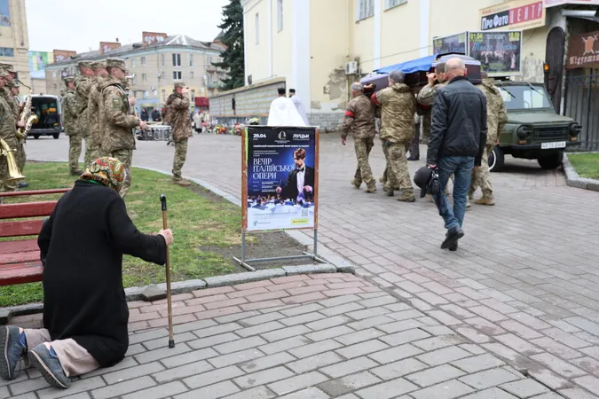 У Луцьку попрощалися з Героєм Іваном Литвинчуком