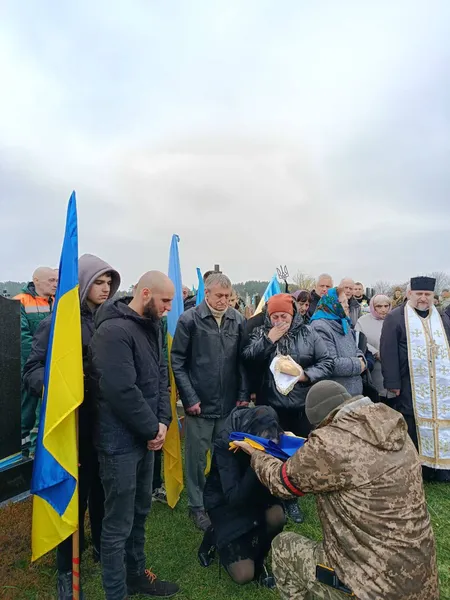 У Луцькому районі попрощалися із воїном Олександром Пекним (фото)