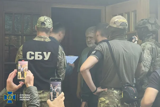 ⚡️ Коломойському вручили підозру (фото, відео)