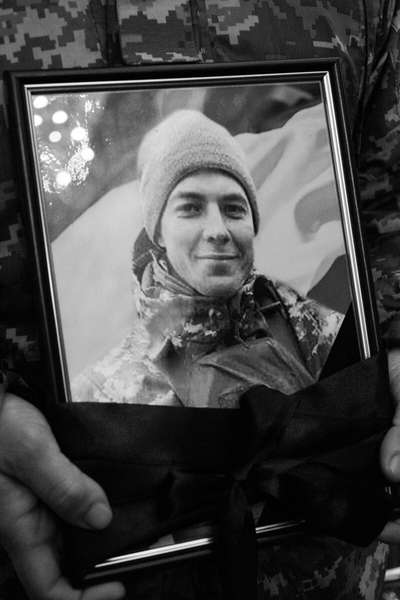 У Луцьку провели в останню дорогу загиблого Героя Андрія Гурного (фото, відео)