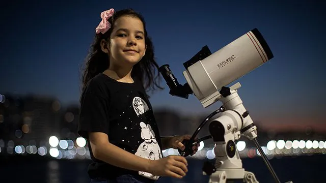 Відкрила 18 астероїдів: 8-річна бразилійка може стати наймолодшим астрономом у світі
