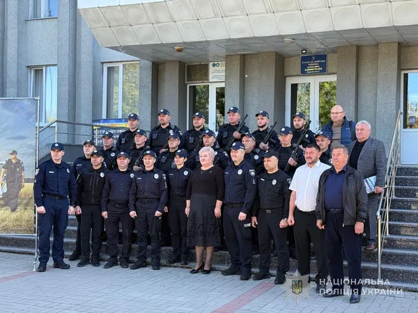 На Камінь-Каширщині розпочали службу ще 13 поліцейських офіцерів громад (фото, відео)